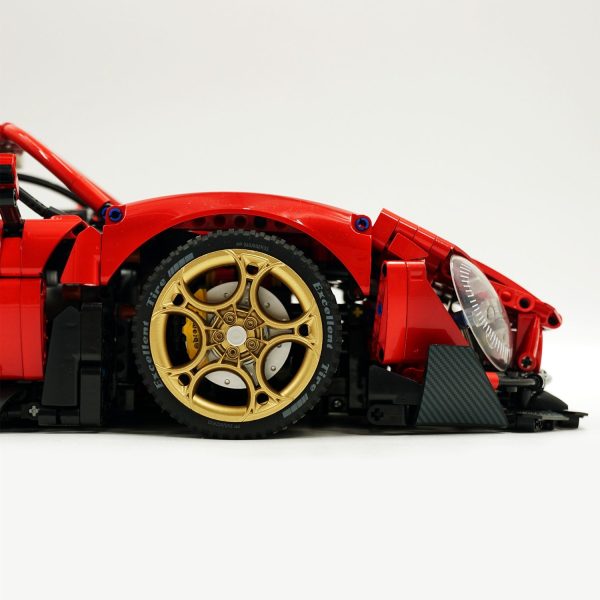 1: 8 Alfa Romeo 33 Stradale Supercar, Pearlescent Red Paint Customized Version (3861 Pcs) - Image 8