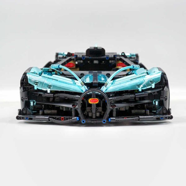 1: 8 Bugatti Bolide W16, Electroplating Lake Blue Customized Version, Fully Printed Exterior Parts, Free Electroplated Wheels (3588 PCS) - Image 4
