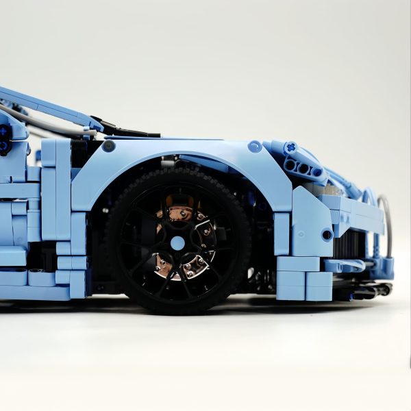 1: 8 Bugatti Chiron, Custom Modified Gulf Blue Version (4031PCS) - Image 6