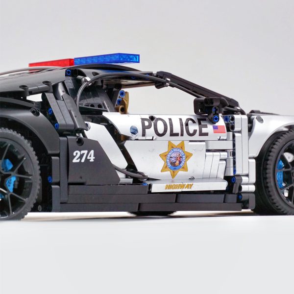 1: 8 Bugatti Chiron, Custom Modified Police Car Version (4031PCS) - Image 15