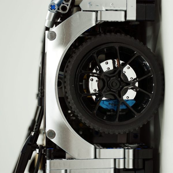 1: 8 Bugatti Chiron, Custom Modified Police Car Version (4031PCS) - Image 8