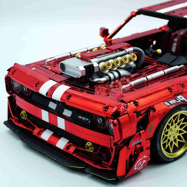 1: 8 Dodge Challenger, Electroplating Mirror Red Customized Version (3751 Pcs) - Image 2