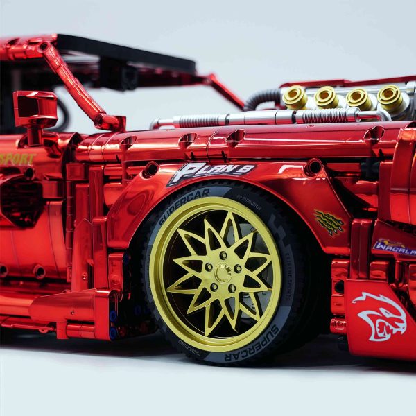 1: 8 Dodge Challenger, Electroplating Mirror Red Customized Version (3751 Pcs) - Image 13