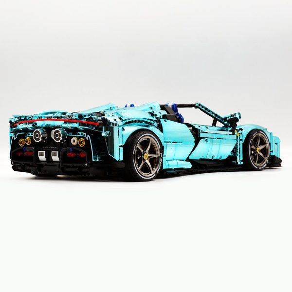 1: 8 Ferrari SF90XX Building Sets, Electroplating Tiffany Blue Customized Version (3982Pcs) - Image 11