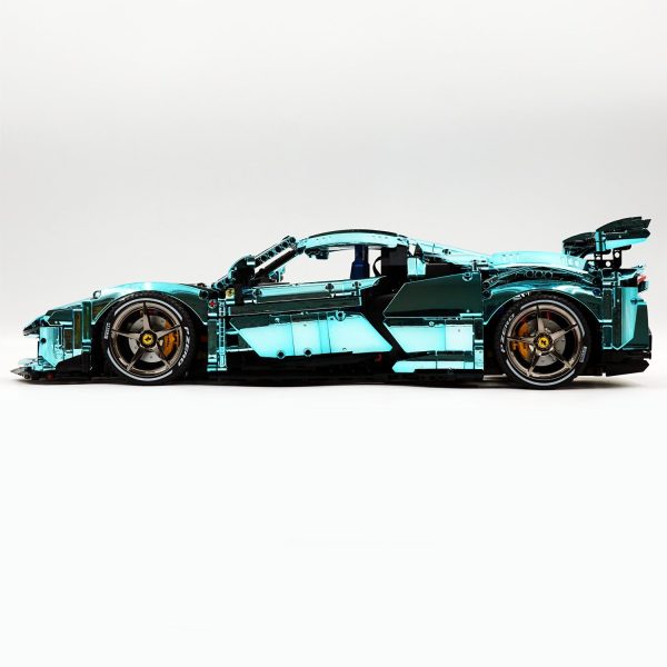 1: 8 Ferrari SF90XX Building Sets, Electroplating Tiffany Blue Customized Version (3982Pcs) - Image 4