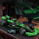 1: 8 KICK Sauber F1 Team C44, Officially Licensed Model (2553 PCS)