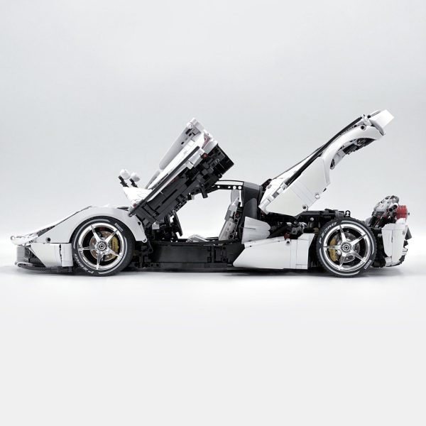 1: 8 LaFerrari C6 Sportcar, Custom White Goddess, Fully Detailed Simulation, The Ultimate Collectible, None-Remote Controlled (4739Pcs) - Image 5