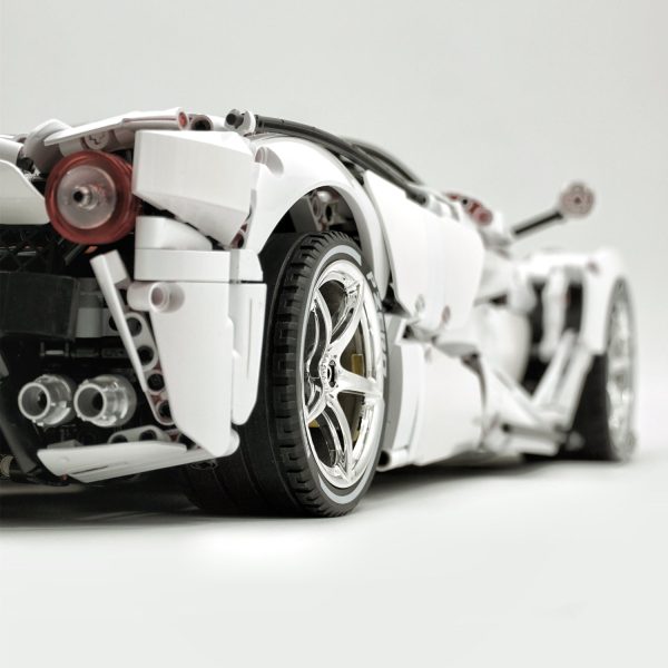 1: 8 LaFerrari C6 Sportcar, Custom White Goddess, Fully Detailed Simulation, The Ultimate Collectible, None-Remote Controlled (4739Pcs) - Image 7