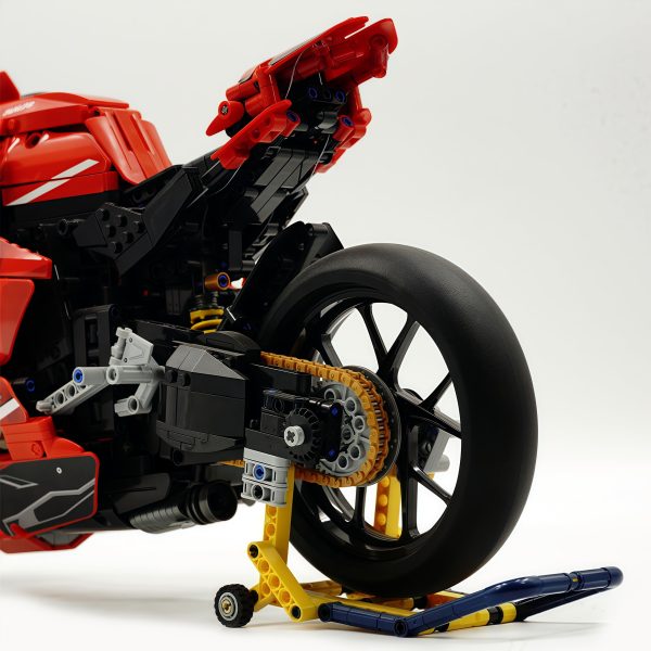 1:5 Ducati V4S Motorcycle with Front and Rear Lights(2129 PCS) - Image 8