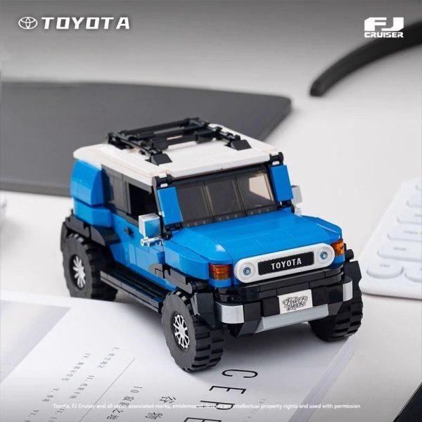 1: 24 TOYOTA FJ CRUISER with Container Display Case (622 PCS) - Image 4