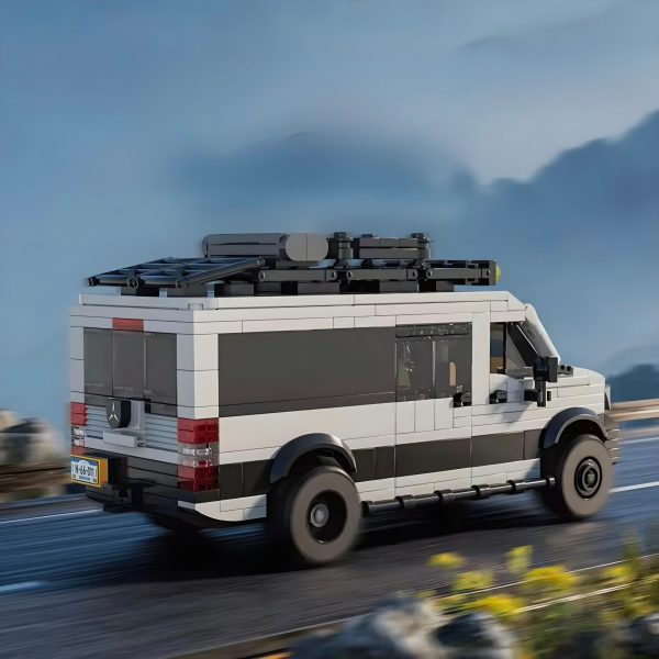 1: 24 SPRINTER 4X4 OFF ROADER (580 PCS) - Image 4
