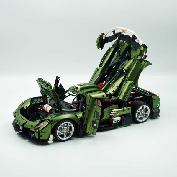 1: 8 Koenigsegg JESKO Supercar with Remote Control, Electric Doors and Rear Spoiler, Electric Air Suspension, Steam Spray System(3838 Pcs) - Image 2