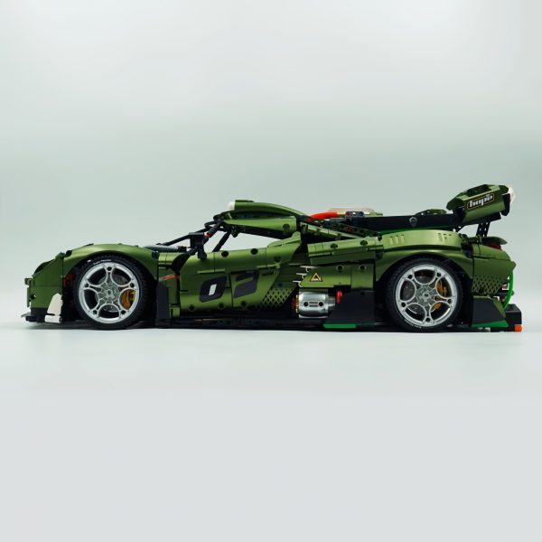 1: 8 Koenigsegg JESKO Supercar with Remote Control, Electric Doors and Rear Spoiler, Electric Air Suspension, Steam Spray System(3838 Pcs) - Image 15
