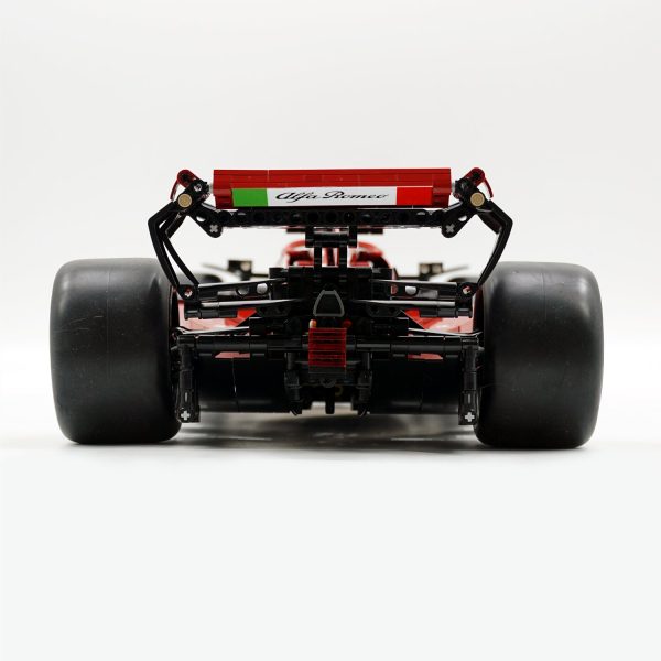 The Official 2022 Alfa Romeo F1 Car ORLEN C42 (1868 Pcs) - Image 24