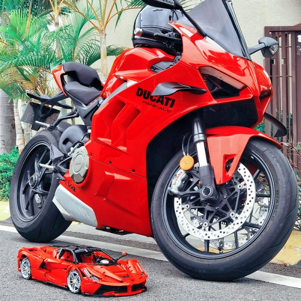 1: 8 LaFerrari C6 Sportcar Building Set, Fully Detailed Simulation, The Ultimate Collectible, None-Remote Controlled (4739Pcs) - Image 3