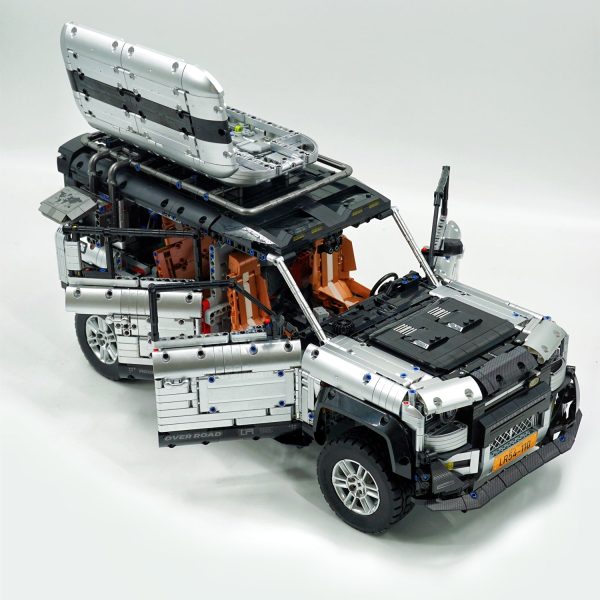1:8 Land Rover Silver Off-Road MOC Building Blocks and Electric Engineering Toy, Remote Control (5268 Pcs) - Image 8