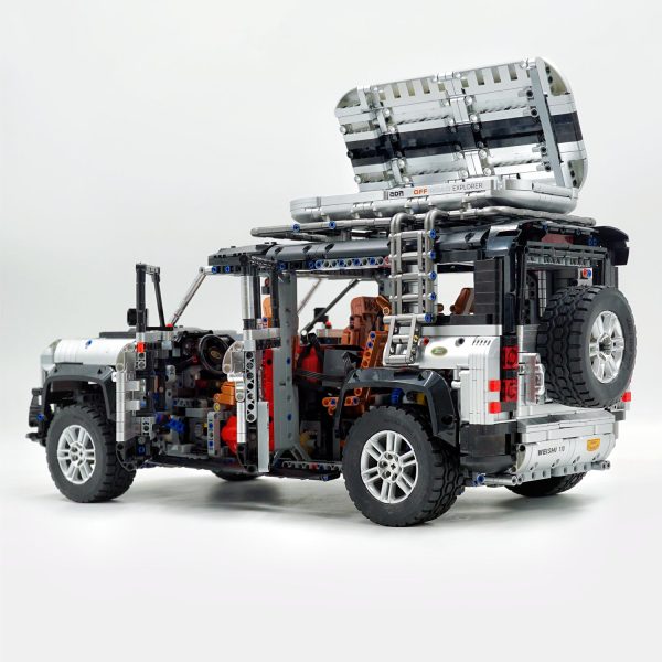 1:8 Land Rover Silver Off-Road MOC Building Blocks and Electric Engineering Toy, Remote Control (5268 Pcs) - Image 9