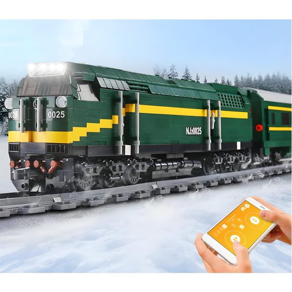 REMOTE CONTROLLED DIESEL LOCOMOTIVE | 2086PCS - Image 2