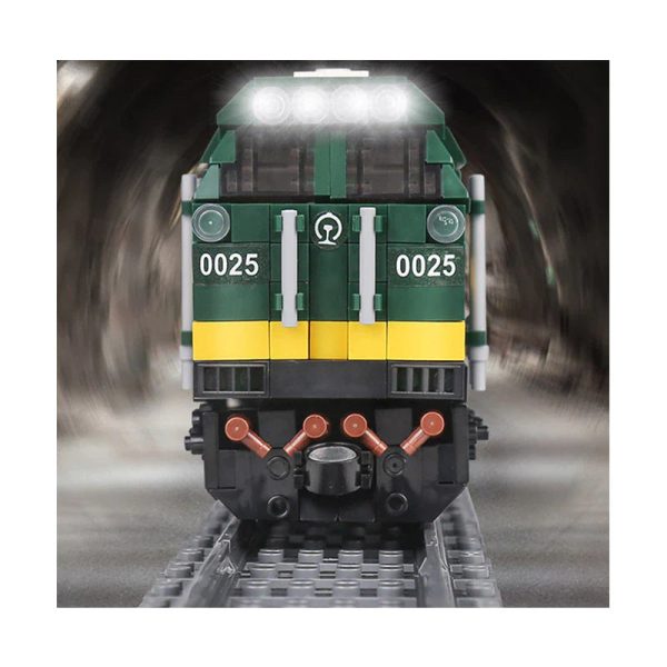 REMOTE CONTROLLED DIESEL LOCOMOTIVE | 2086PCS - Image 5