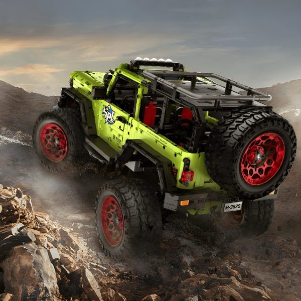 THE ULTIMATE 1:6 SCALE OFF ROADER | 2544PCS - Image 5