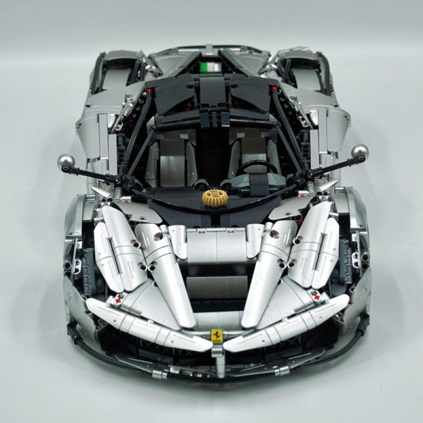 1: 8 LaFerrari C6 Sportcar, Customized Metal Silver, Fully Detailed Simulation, The Ultimate Collectible, None-Remote Controlled (4739Pcs) - Image 4